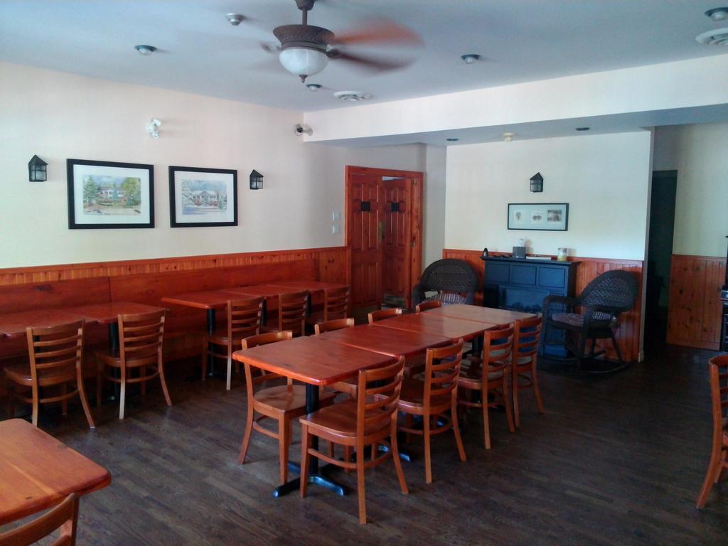 Little Hawk Resort & Marina Algonquin Highlands Екстер'єр фото