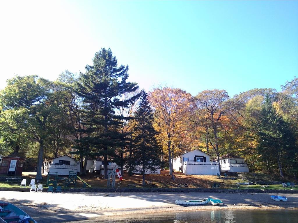 Little Hawk Resort & Marina Algonquin Highlands Екстер'єр фото