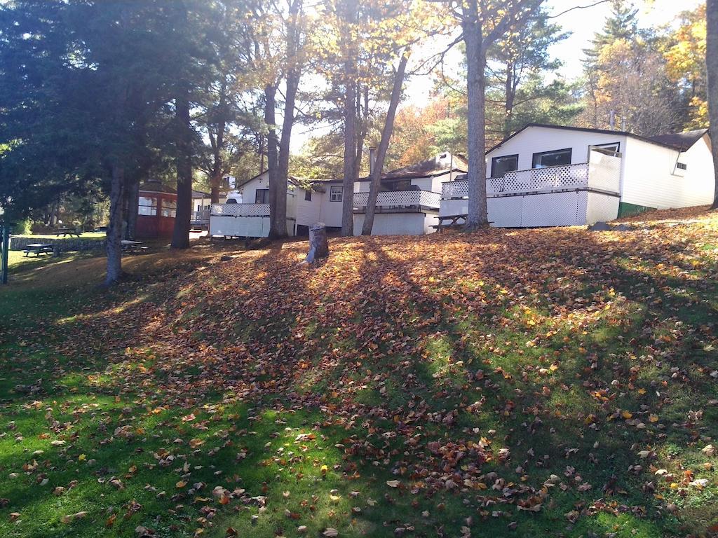 Little Hawk Resort & Marina Algonquin Highlands Екстер'єр фото