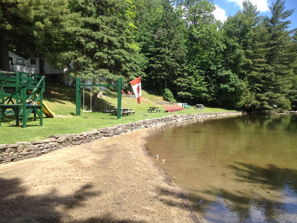 Little Hawk Resort & Marina Algonquin Highlands Екстер'єр фото