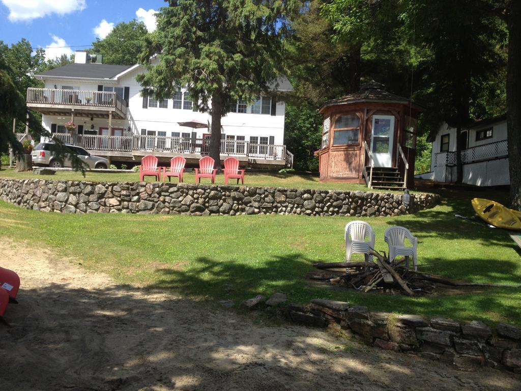 Little Hawk Resort & Marina Algonquin Highlands Екстер'єр фото