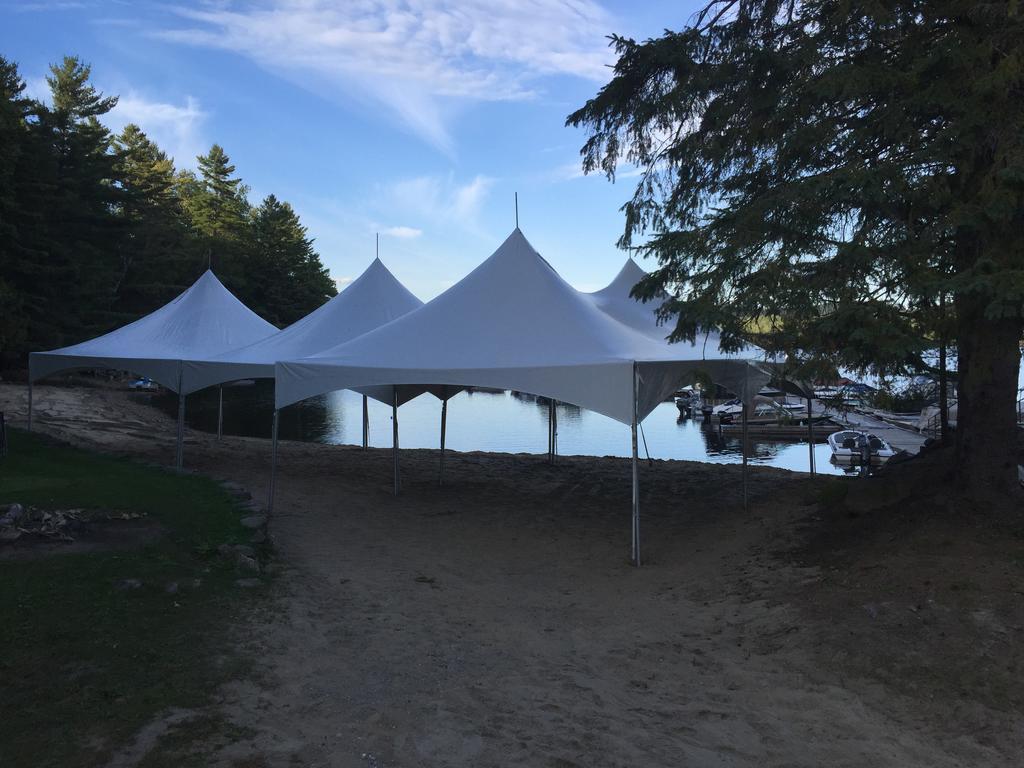 Little Hawk Resort & Marina Algonquin Highlands Екстер'єр фото