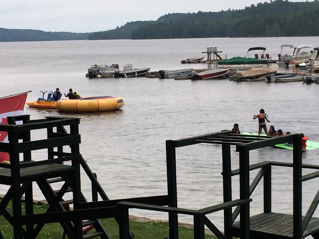 Little Hawk Resort & Marina Algonquin Highlands Екстер'єр фото