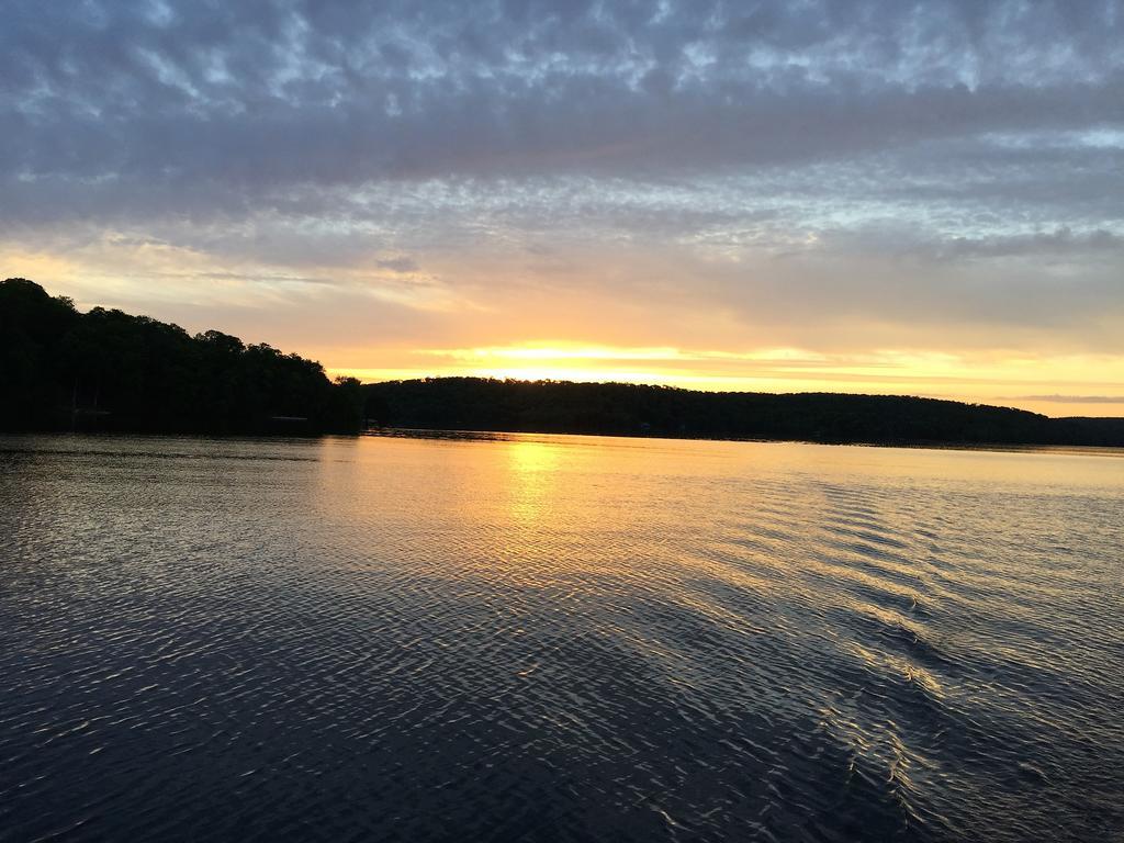 Little Hawk Resort & Marina Algonquin Highlands Екстер'єр фото