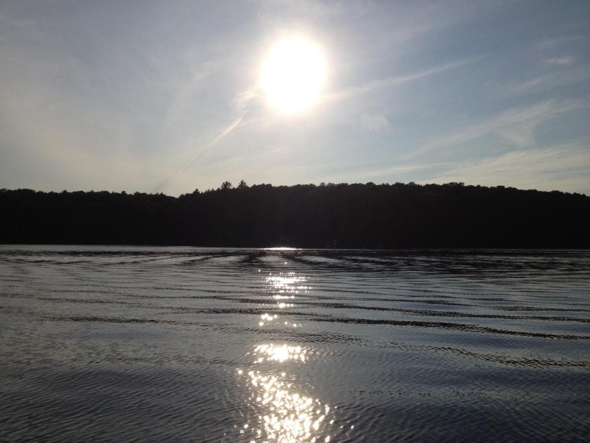 Little Hawk Resort & Marina Algonquin Highlands Екстер'єр фото