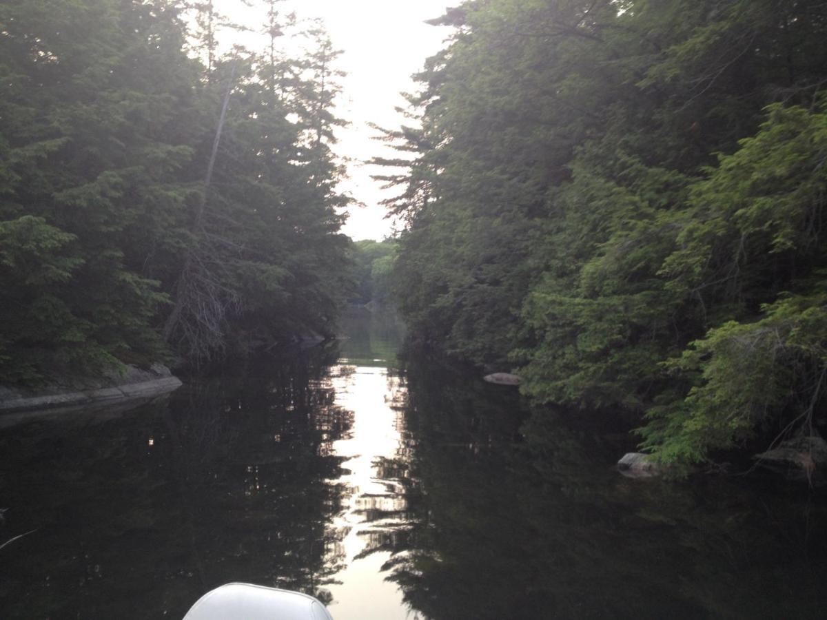 Little Hawk Resort & Marina Algonquin Highlands Екстер'єр фото